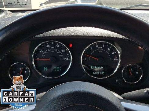 Used 2018 Jeep Wrangler Sahara AWD/4WD image 18