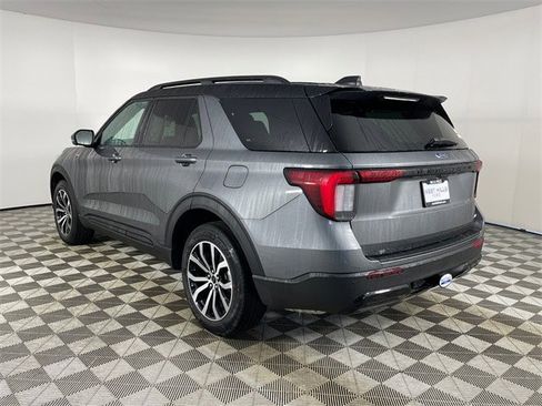 Used 2025 Ford Explorer ST-Line image 23