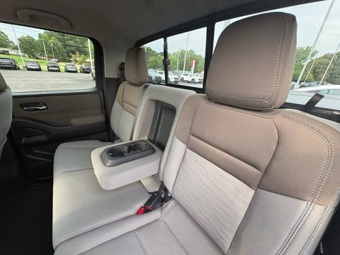 Used 2022 Nissan Frontier SV AWD/4WD image 26