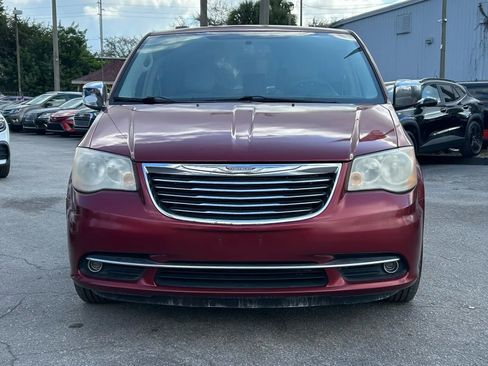 Used 2011 Chrysler Town & Country Touring-L w/ Entertainment Group #2 image 3