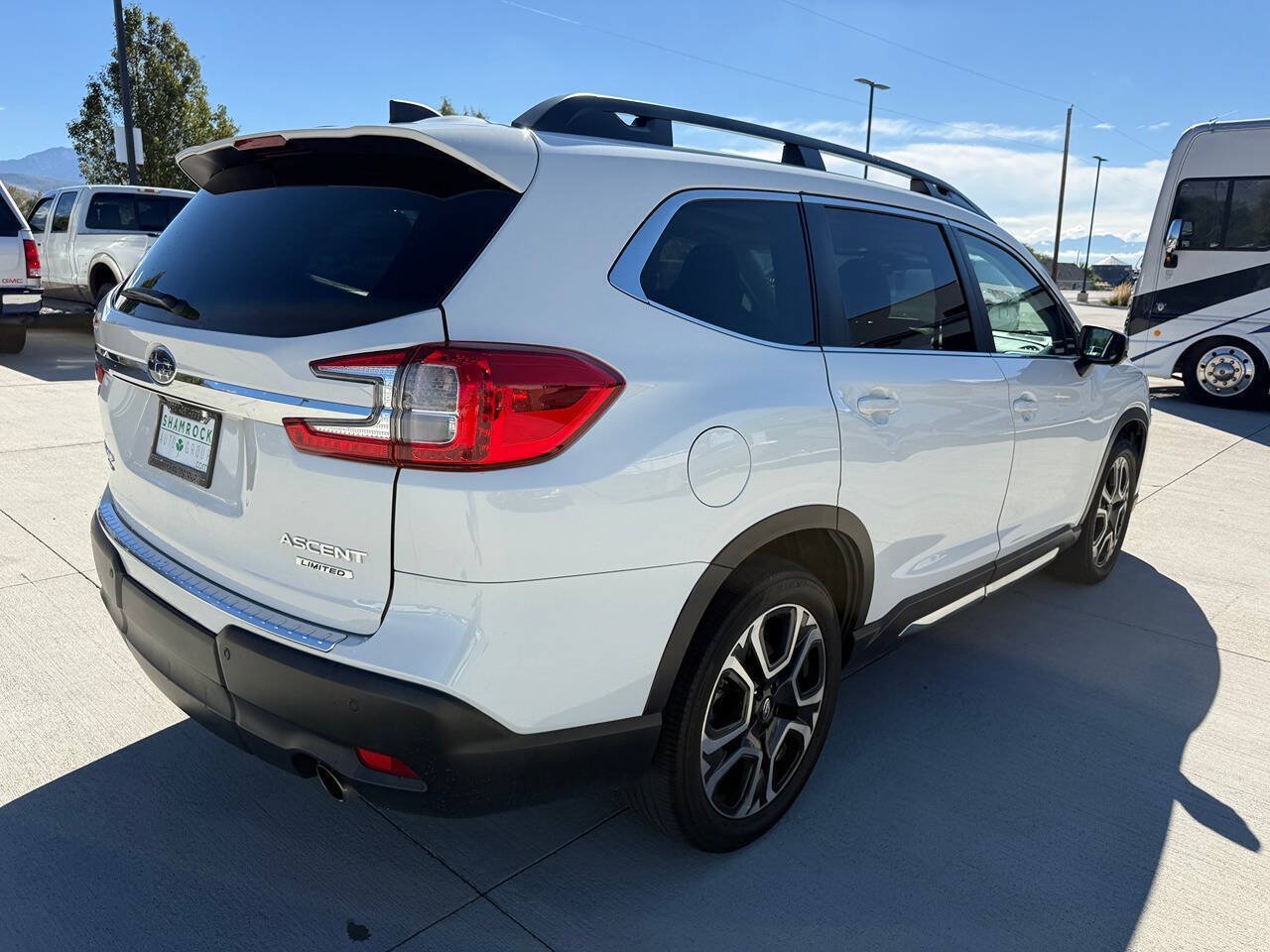 Used 2023 Subaru Ascent Limited w/ Technology Package AWD/4WD image 3
