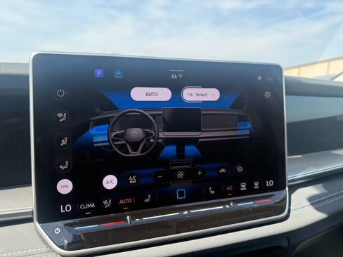 New 2026 Volkswagen Tiguan SE FWD image 21