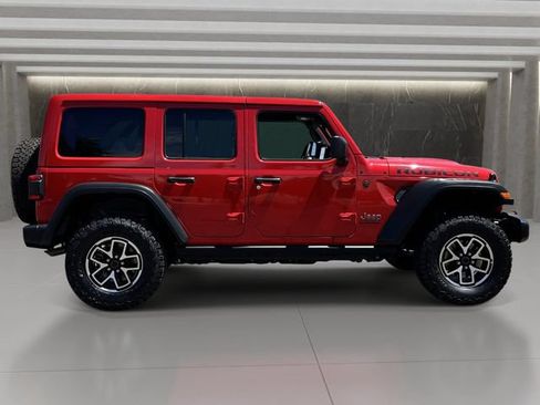 Used 2025 Jeep Wrangler Unlimited Rubicon AWD/4WD image 7