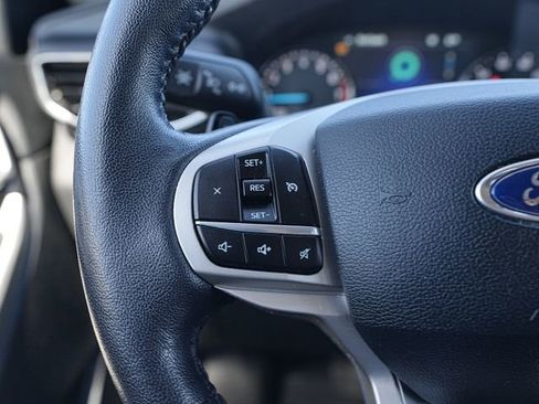 Used 2020 Ford Explorer XLT w/ Equipment Group 202A AWD/4WD image 35