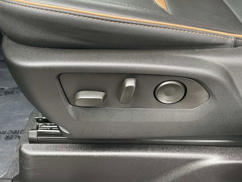 Used 2023 GMC Yukon AT4 image 18