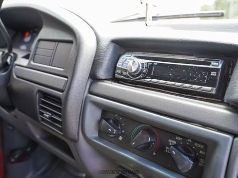 Used 1993 Ford F150 2WD Regular Cab image 27