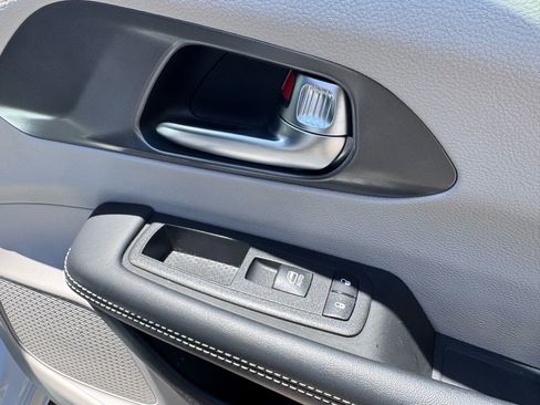 Used 2024 Chrysler Pacifica Limited FWD image 29