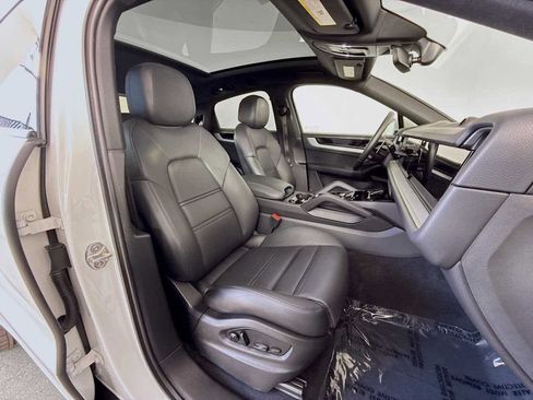 Used 2024 Porsche Cayenne S image 21