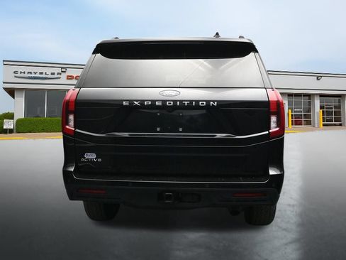 Used 2025 Ford Expedition Active AWD/4WD image 4