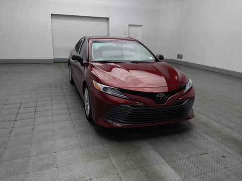 Used 2018 Toyota Camry XLE FWD image 13