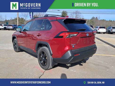 Used 2019 Toyota RAV4 LE w/ Carpet Mat Package image 3