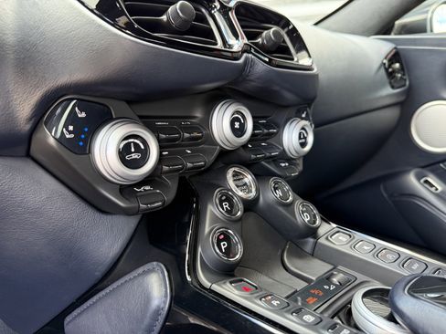 Used 2019 Aston Martin V8 Vantage Coupe image 25