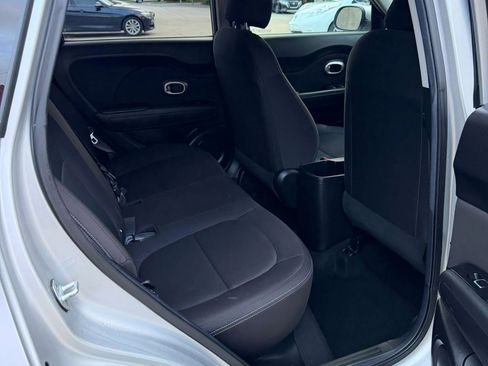 Used 2019 Kia Soul FWD image 12