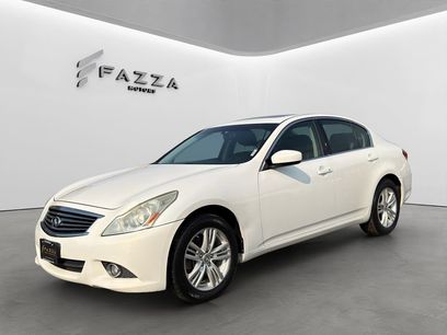 Used 2011 INFINITI G25 x w/ Moonroof Pkg