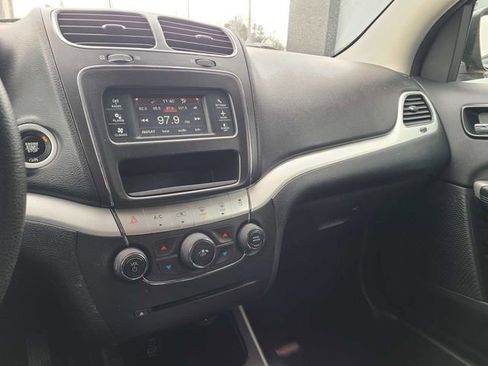 Used 2017 Dodge Journey SXT w/ Comfort/Convenience Group image 27
