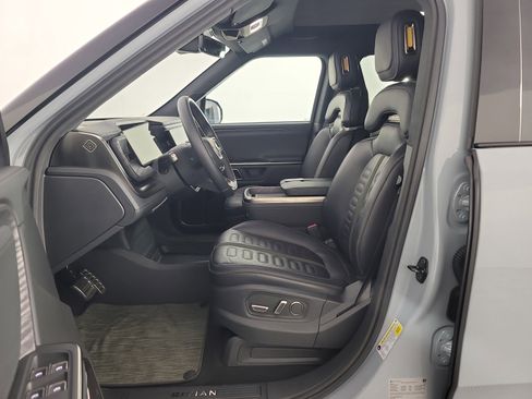 Used 2024 Rivian R1S Adventure AWD/4WD image 20