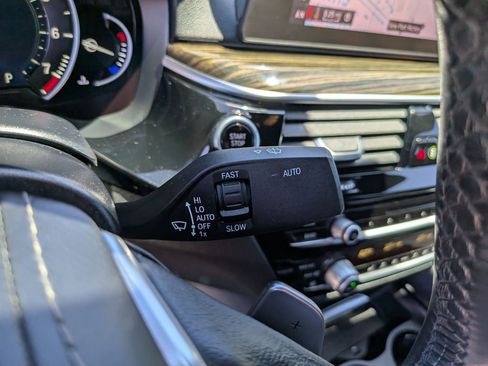 Used 2019 BMW 530i w/ Premium Package RWD image 32