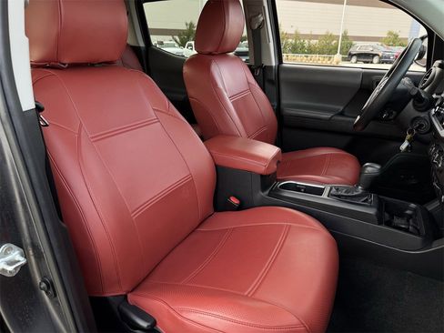 Used 2021 Toyota Tacoma SR w/ SR Convenience Package image 23