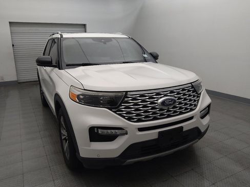 Used 2020 Ford Explorer Platinum w/ Premium Technology Package image 14