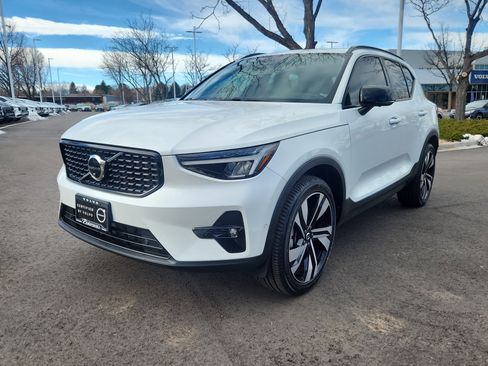 Certified 2023 Volvo XC40 B5 Plus w/ Driver Assist Package image 2