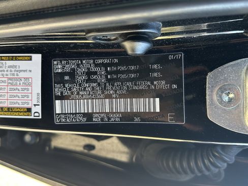 Used 2017 Toyota 4Runner SR5 Premium image 34