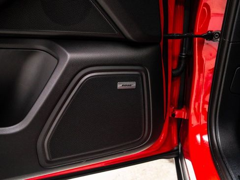 Certified 2025 Porsche Macan AWD/4WD image 24