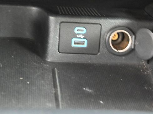 Used 2021 Ford Escape Titanium AWD/4WD image 16
