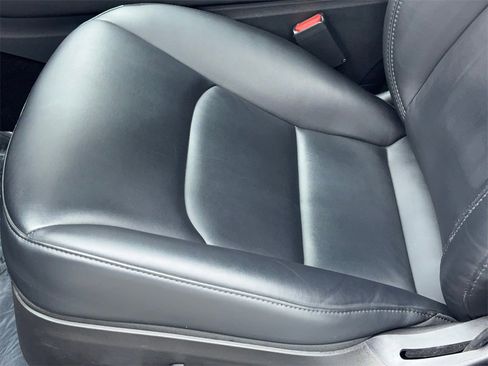 Used 2023 Tesla Model 3 Standard Range image 41