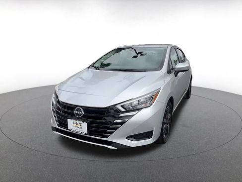 Used 2025 Nissan Versa SV FWD image 7