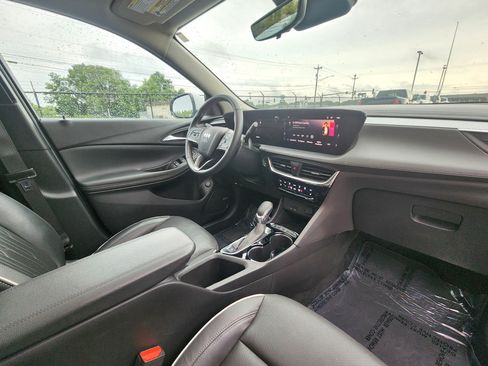 Used 2025 Buick Encore GX Avenir w/ Avenir Technology Package AWD/4WD image 42
