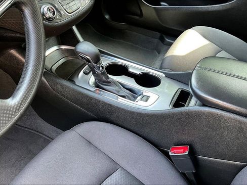 Used 2024 Chevrolet Malibu LT FWD image 17