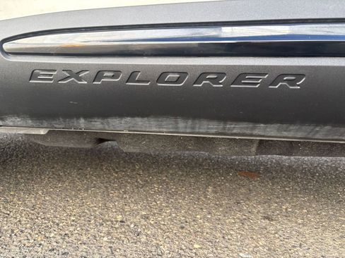 Used 2025 Ford Explorer ST-Line AWD/4WD image 12