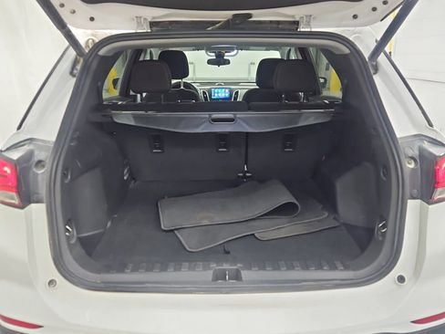 Used 2024 Chevrolet Equinox LT image 11
