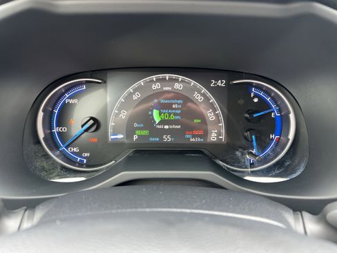 Used 2025 Toyota RAV4 XLE AWD/4WD image 17