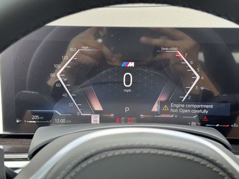 Used 2026 BMW X7 xDrive40i w/ M Sport Package image 31