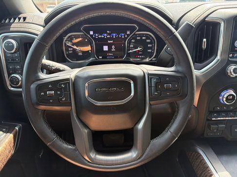 Used 2021 GMC Sierra 1500 Denali w/ Denali Ultimate Package AWD/4WD image 23