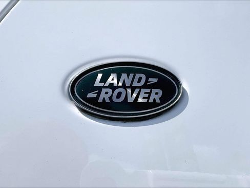 Used 2025 Land Rover Discovery S AWD/4WD image 9