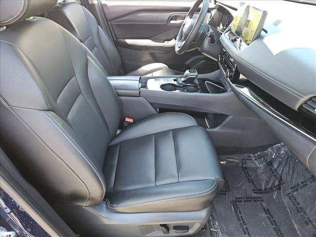 Used 2026 Nissan Rogue SL FWD image 25