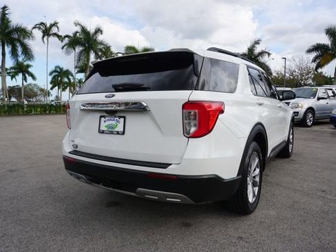 Used 2023 Ford Explorer XLT w/ Equipment Group 202A image 7