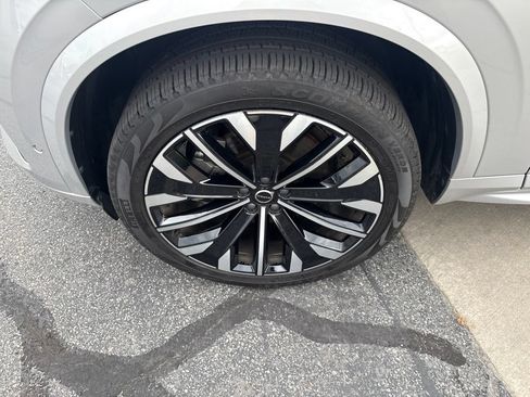 Certified 2025 Volvo XC90 B6 Plus AWD/4WD image 11