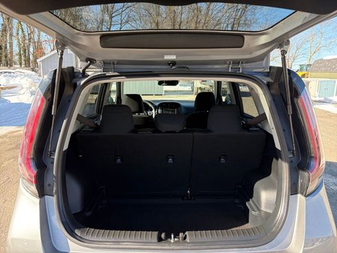 Used 2025 Kia Soul LX w/ LX Technology Package image 29