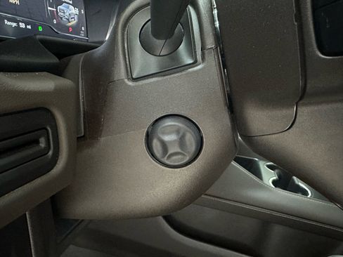 Used 2022 GMC Yukon SLT w/ SLT Premium Package image 36