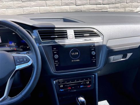Certified 2023 Volkswagen Tiguan SE FWD image 5