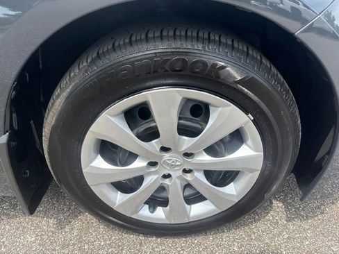 Used 2025 Toyota Corolla LE FWD image 9