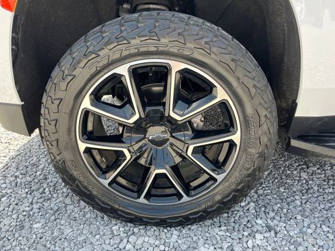Used 2022 Chevrolet Tahoe RST AWD/4WD image 7