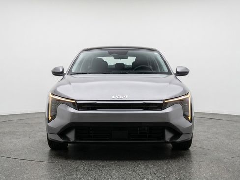 Used 2025 Kia K4 LXS image 2