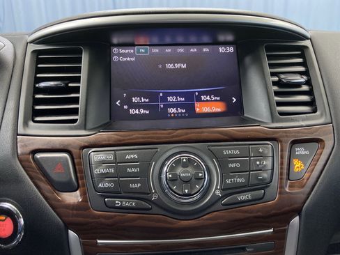 Used 2017 Nissan Pathfinder Platinum w/ Midnight Edition Package image 16