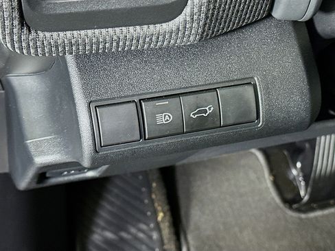 Used 2025 Toyota bZ4X FWD image 17