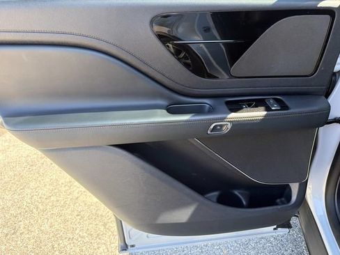Used 2025 Lincoln Aviator 2WD image 20