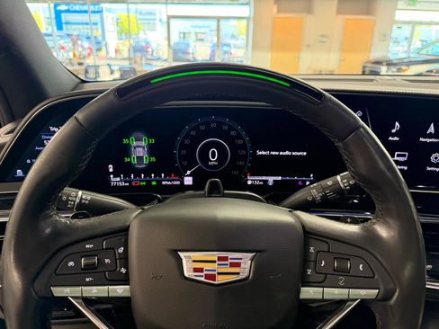 Used 2024 Cadillac Escalade ESV Sport w/ LPO, ONYX Package AWD/4WD image 21
